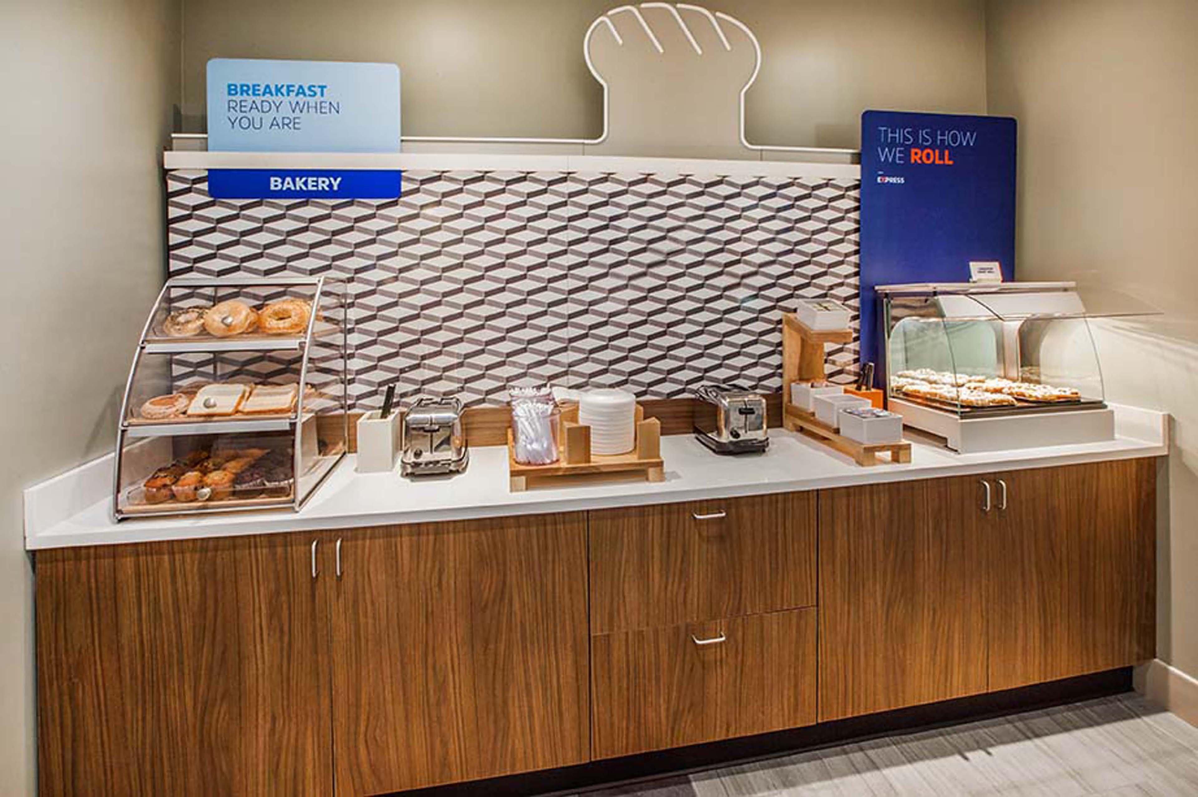 Hotel Express Boston By Ihg Brockton