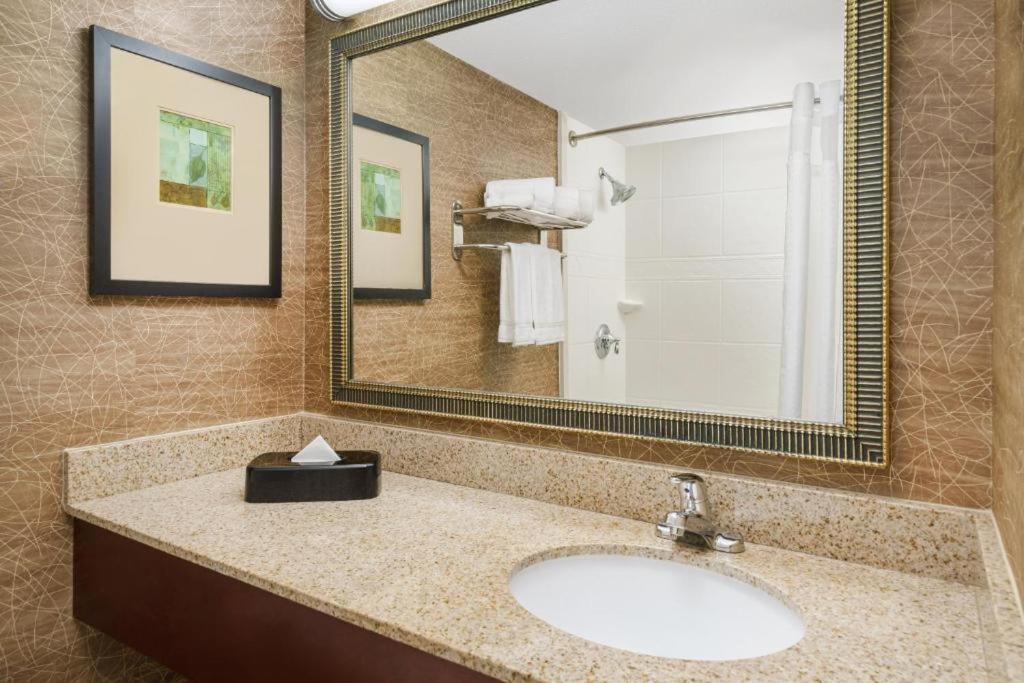 Hotel Express Boston By Ihg