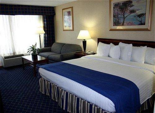 Express Boston By Ihg Hotel Brockton